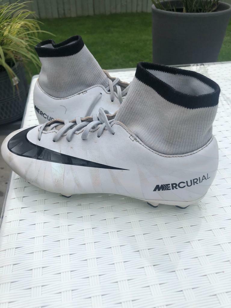 football boots size 4.5